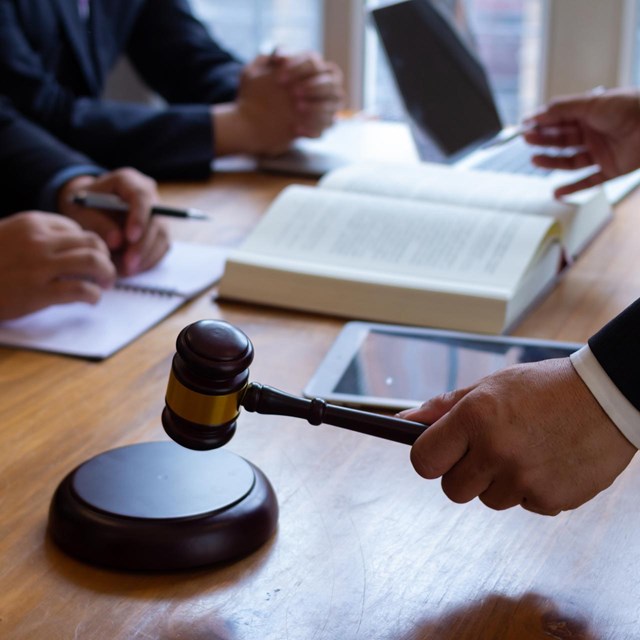 ¿Busca un abogado civil en Ribeira? Somos su opción